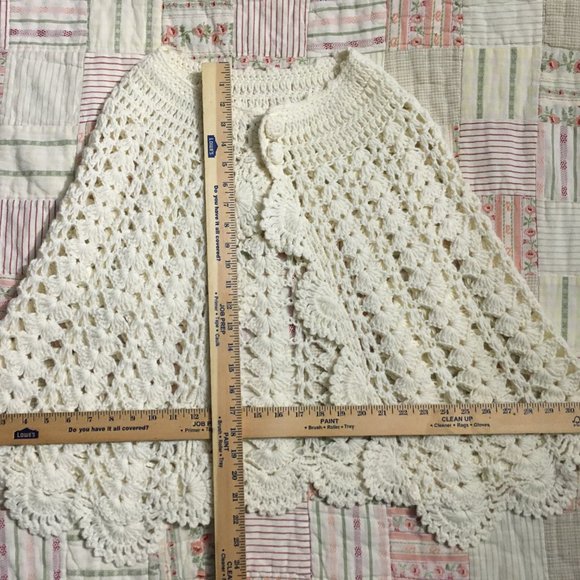 Crochet Shawl Wrap size Small? Cream w/ two woven buttons - Picture 4 of 4